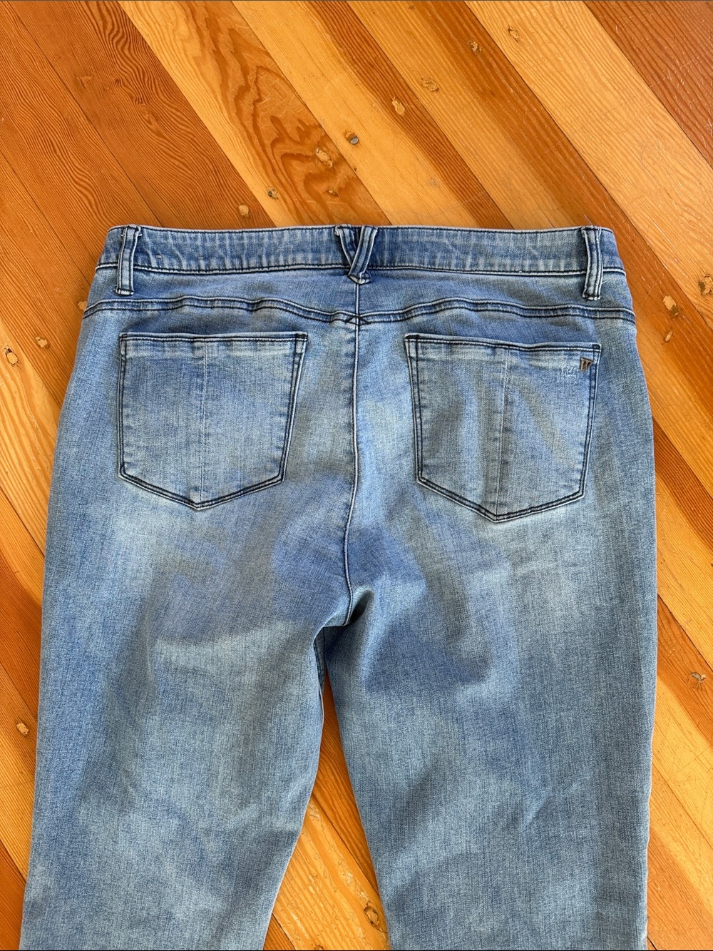 Wit & Wisdom ab-solution Slimming Jeans 14 - Picture 7 of 7